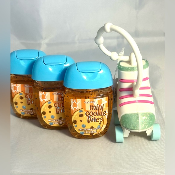 Other - Bath & Body Works MINI COOKIE BITES HAND SANITIZER & ROLLER SKATE HOLDER NEW!